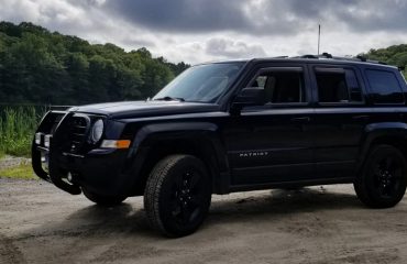 Rough Country lift kit on Jeep Patriot